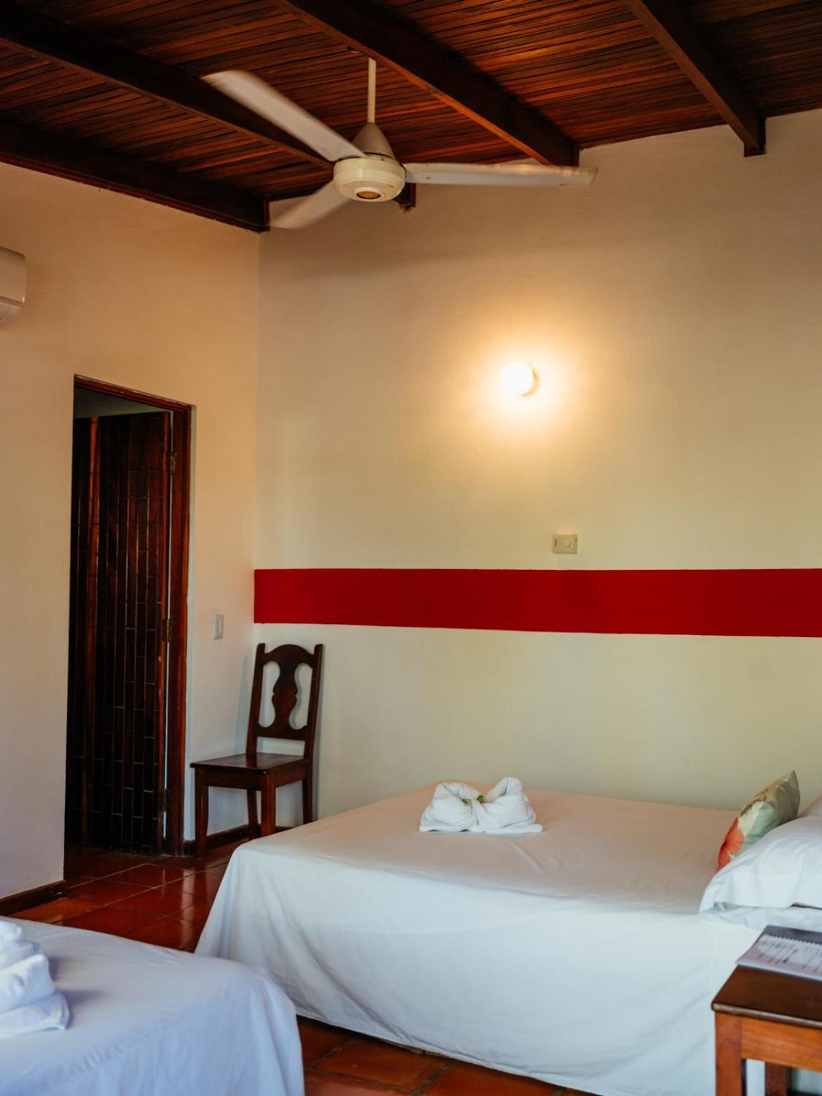 Playa Junquillal Hotel Hibiscus Cabina 4 מראה חיצוני תמונה